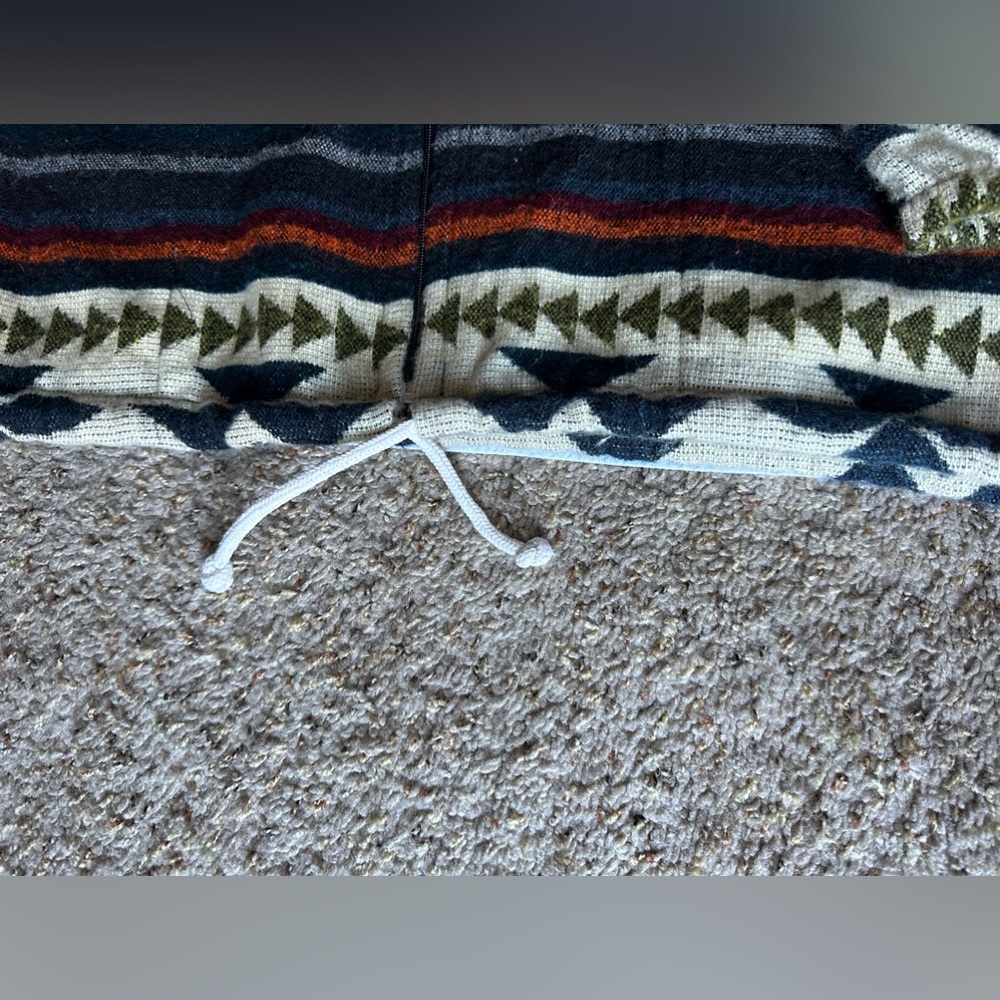 Native print zip up - Picture 8 of 11